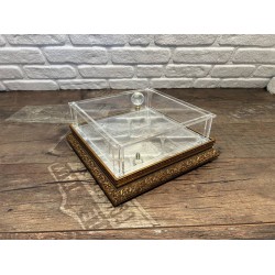 Altın Desenli Çikolata Kutusu